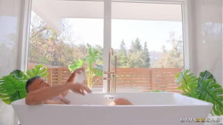 Kissa & Kendra Bathtub Fantasy / Brazzers  / download full from http://zzfull.com/ima