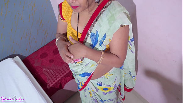 Stepmother ravinadesi gets Cum facial from her Stepson During Changes Clothes.
