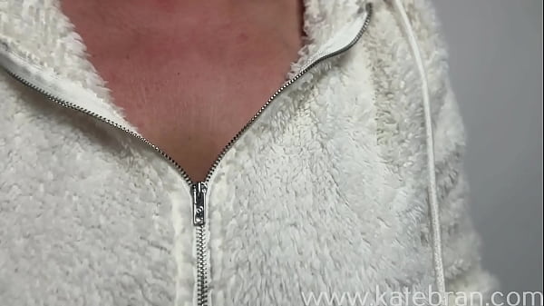 JOI – Mommy playing with her tits gives you instructions