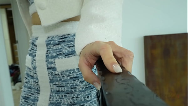 Korea – Friend’s Mom Aged Like Fine Drink: Stunning Face and Body