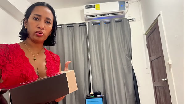 Busty Step Mom Leyne Rodriguez Stuck and Gets Fucked By Horny Step Son