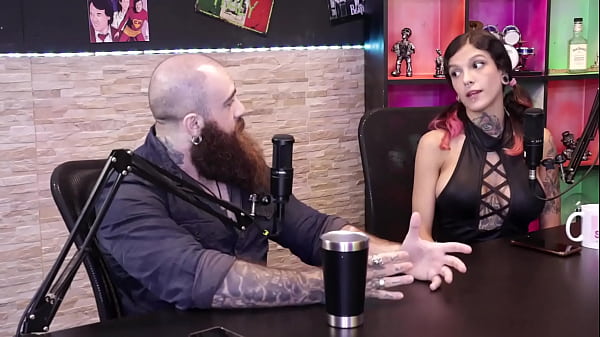 A mãe dele perguntou se estava gravando pornô, e a treta… – Qweensg e Iron Biker