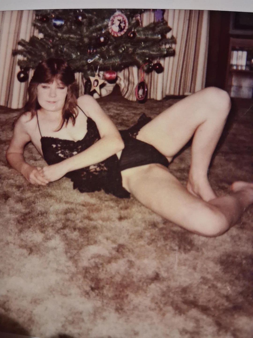 Found moms lingerie pics.3